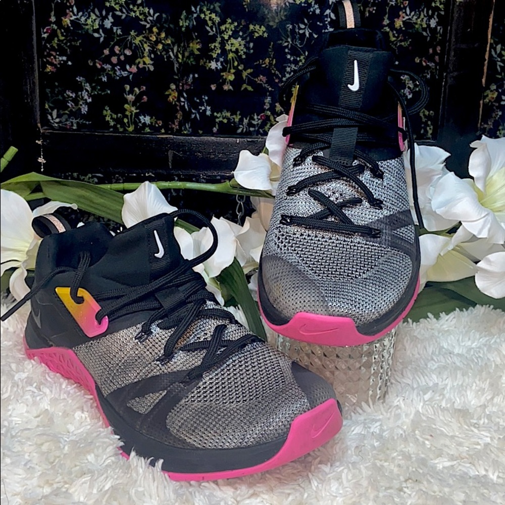 Nike Metcon Flyknit 3 - Women's - black/pink